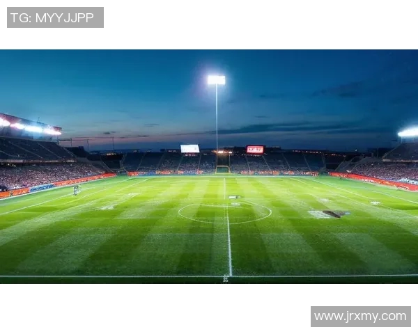 外号哥斯拉的足球明星如何在绿茵场上展现强大力量与魅力