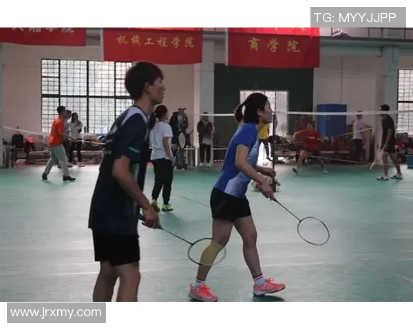 成都羽毛球队与武汉羽毛球队赛后技术分析与战术总结